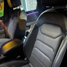 Volkswagen Touareg 2025