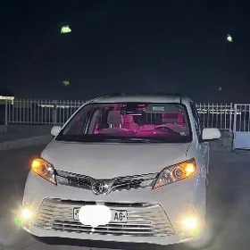 Toyota Sienna 2020