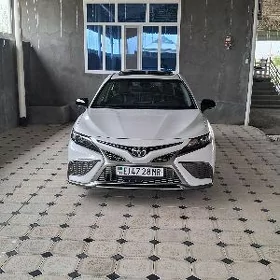 Toyota Camry 2021