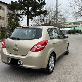 Nissan Tiida 2009