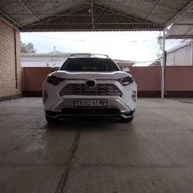 Toyota RAV4 2021