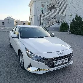 Hyundai Elantra 2022