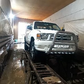 Toyota Hilux 2000