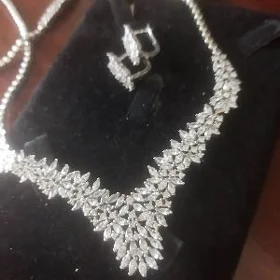 женские украшения из серебра.