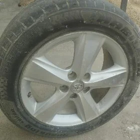 Toyota camry 17 lik diska