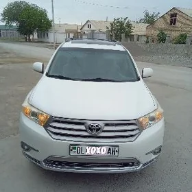 Toyota Highlander 2011