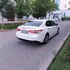 Toyota Camry 2019