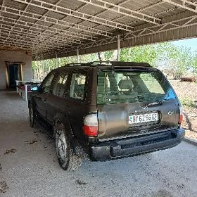 Nissan Pathfinder 1998