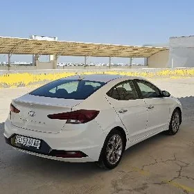 Hyundai Elantra 2020