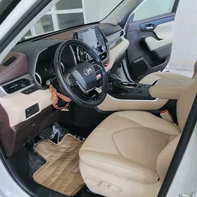 Toyota Highlander 2022