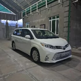 Toyota Sienna 2018
