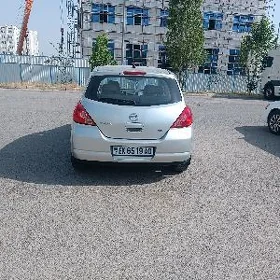 Nissan Tiida 2006