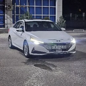 Hyundai Elantra 2022