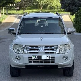 Mitsubishi Pajero 2012