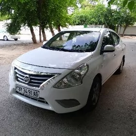 Nissan Sunny 2022