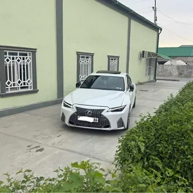 Lexus IS 300 2022