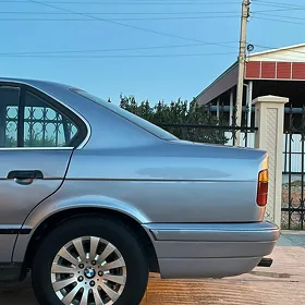 BMW 520 1990