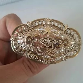 gyzyl broshka