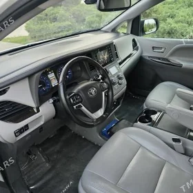 Toyota Sienna 2020