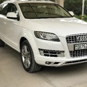 Audi Q7 2011