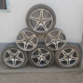Mercedes AMG diska R18