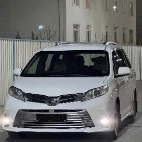 Toyota Sienna 2018