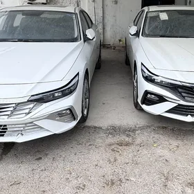 Hyundai Elantra 2025
