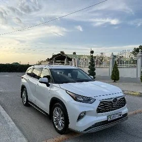 Toyota Highlander 2020