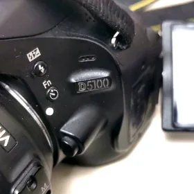 NIKON - D5100