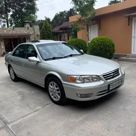 Toyota Camry 2001