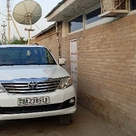 Toyota Fortuner 2014