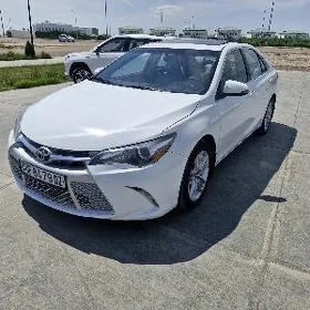 Toyota Camry 2017