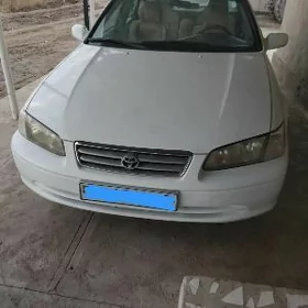 Toyota Camry 2001
