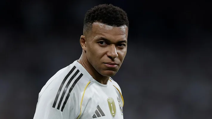 40 million janköýer Mbappeniň «Realdan» gitmegini isleýär. Futbolçynyň aýby näme?