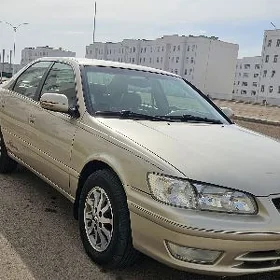 Toyota Camry 2000