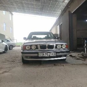 BMW 525 1990