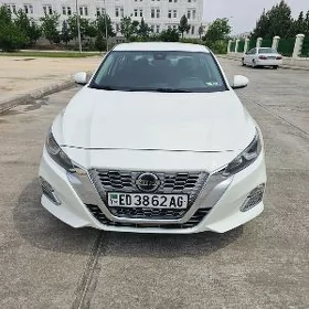 Nissan Altima 2021