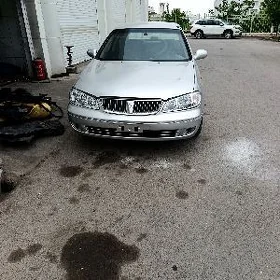 Nissan Sunny 2008