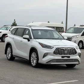 Toyota Highlander 2021