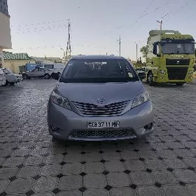 Toyota Sienna 2010