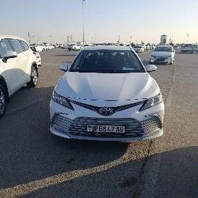 Toyota Camry 2021
