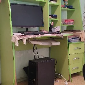 стол зелёный для компьютера