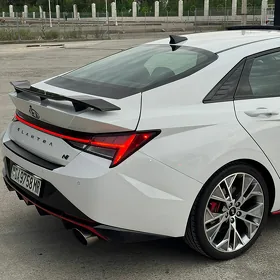 Hyundai Elantra 2022