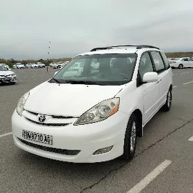 Toyota Sienna 2008