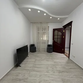 4 mkr 1 komnat 1 etaj