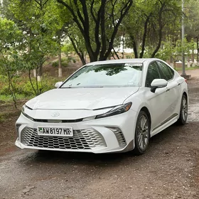Toyota Camry 2025