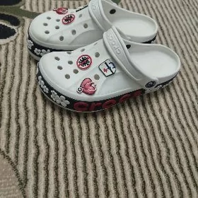 crocs