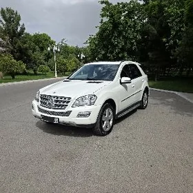 Mercedes-Benz ML500 2011
