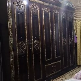 Шфанер и зеркала тумба
