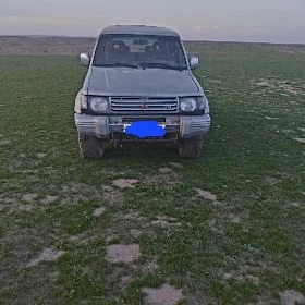 Mitsubishi Pajero 1993